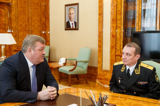 Сергей Гапликов обсудил с контр-адмиралом Дмитрием Смирновым взаимодействие с Северным Флотом
