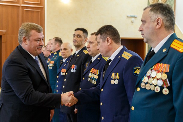 Глава Коми поздравил офицеров республики с наступающим Днем защитника Отечества