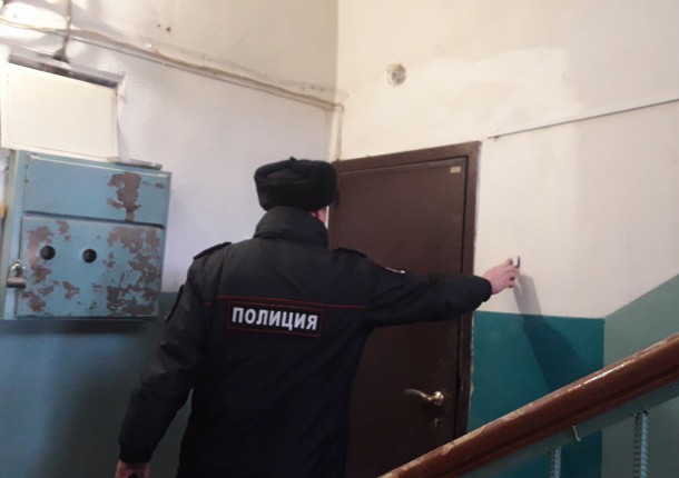 В Сыктывкаре пострадавшие от залива жильцы «треснувшего» дома вызвали соседу полицию 