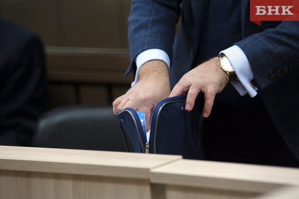 В столице Коми в банк принесли фальшивый судебный приказ о взыскании зарплаты