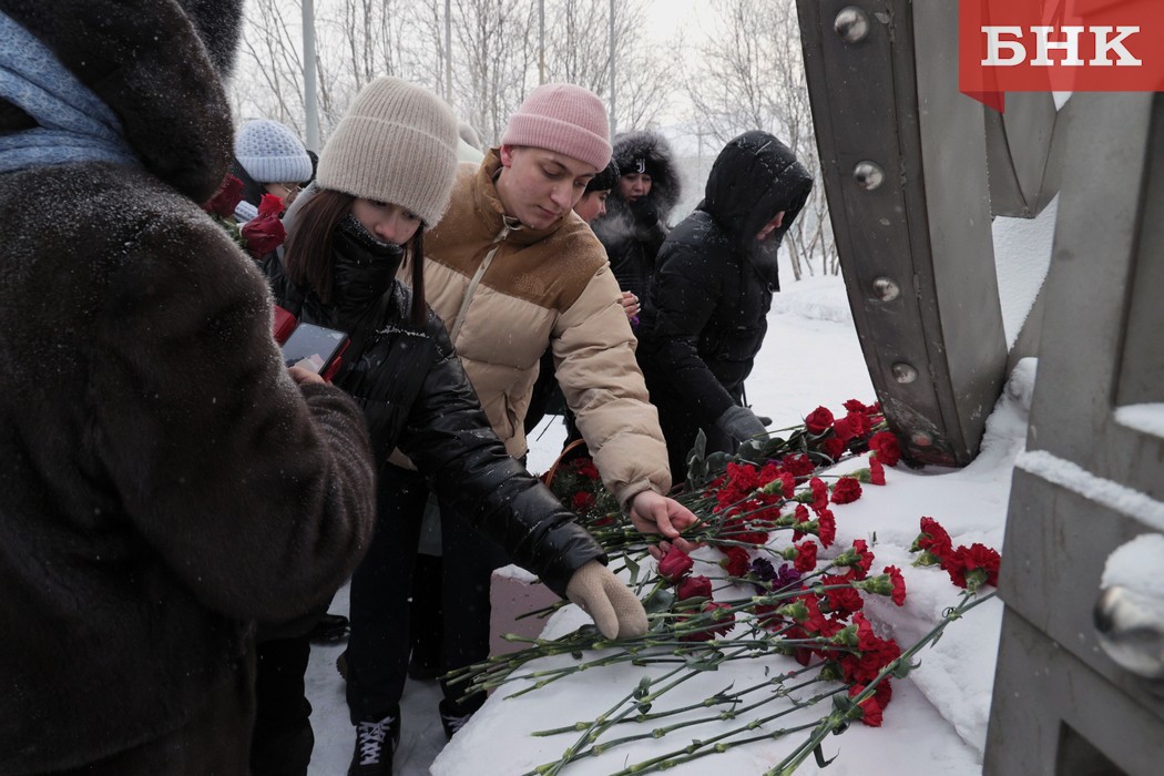 Воркута почтила память воинов-интернационалистов в день 35-й годовщины вывода советских войск из Афганистана