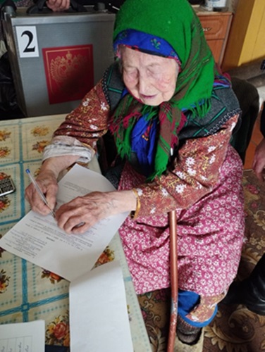 На выборах в Коми проголосовала 102-летняя жительница