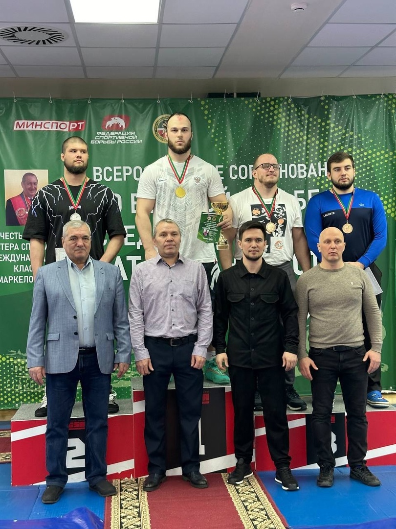Спортсмен из Коми завоевал золото на Всероссийских соревнованиях по вольной борьбе в Казани