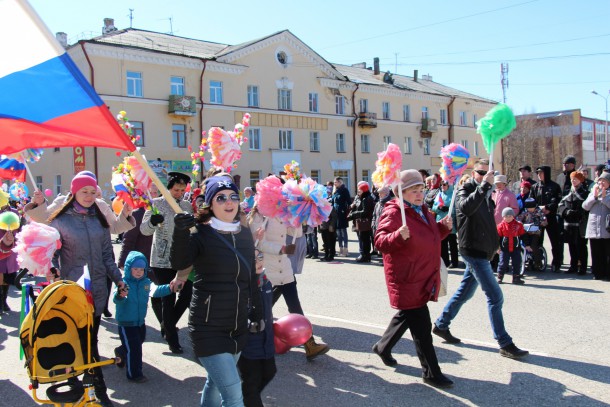 Печорцы встретили 1 мая шествием трудовых коллективов