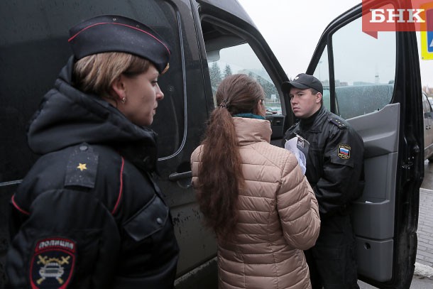 В Сыктывкаре судебные приставы арестовали автомобиль должницы