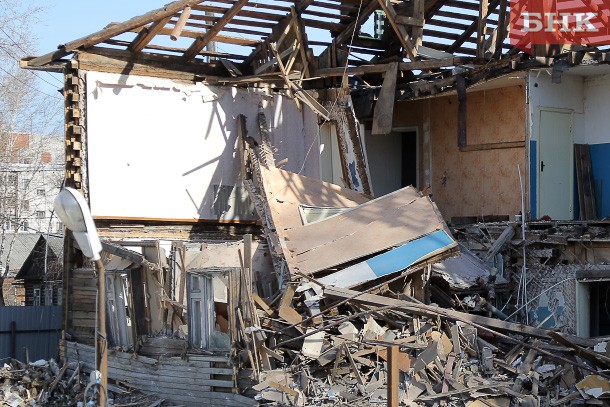 В Сыктывкаре за год снесли 37 ветхих домов