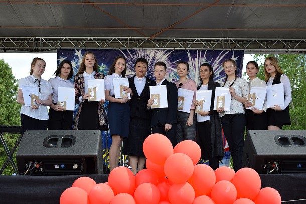 Победители акции «Сделаем вместе» получили дипломы из рук спикера Совета Сыктывкара Анны Дю 